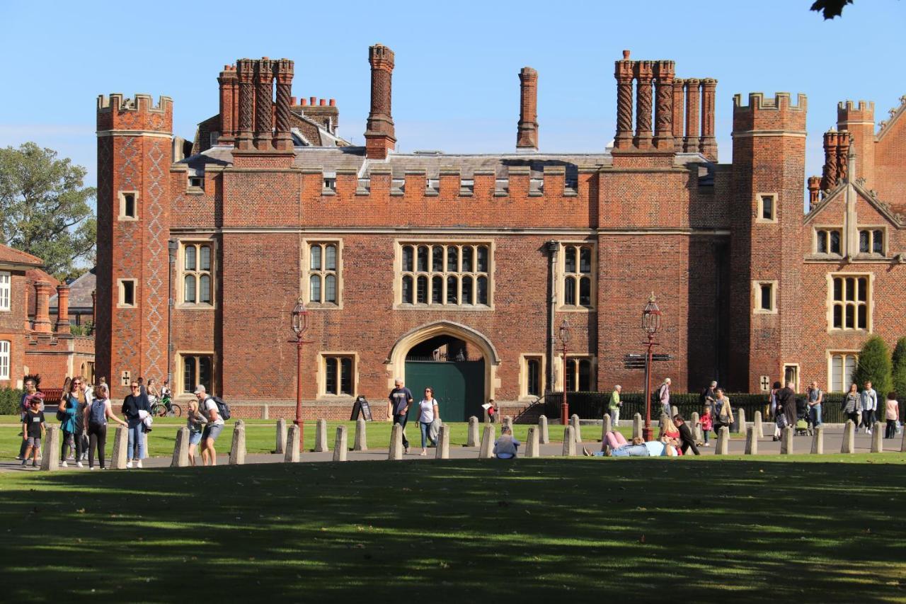 Hampton Court - The Kings Rest Apartment Molesey Exterior photo