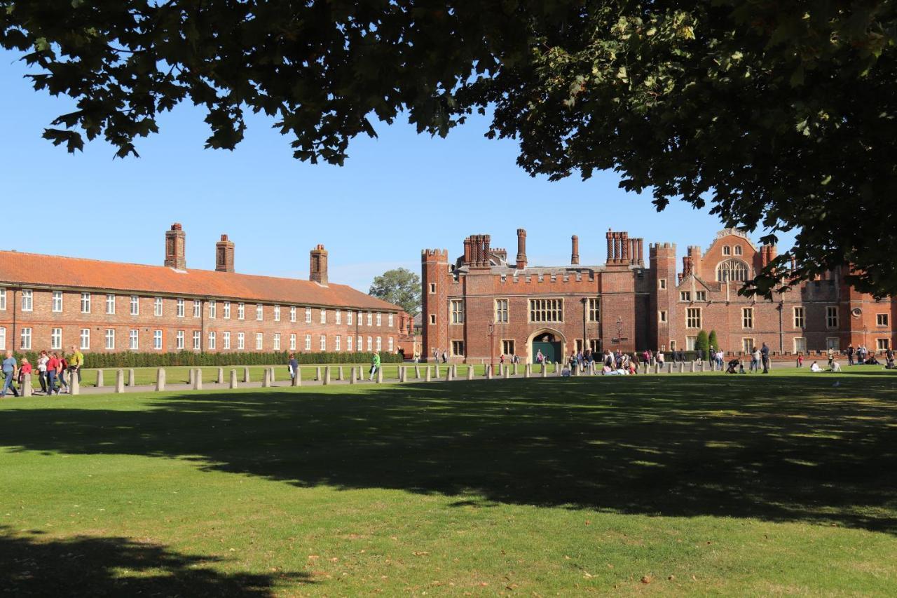 Hampton Court - The Kings Rest Apartment Molesey Exterior photo