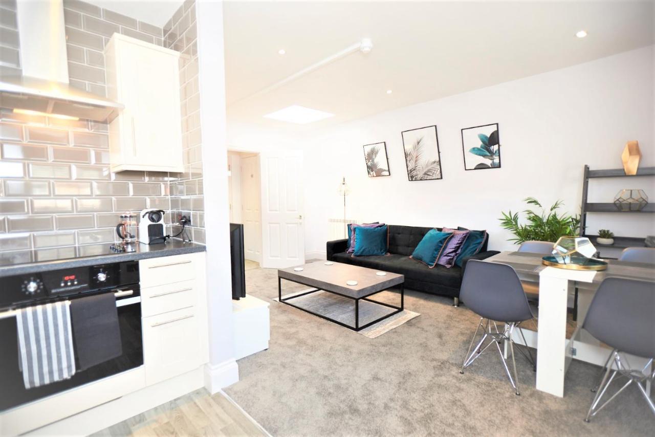 Hampton Court - The Kings Rest Apartment Molesey Exterior photo